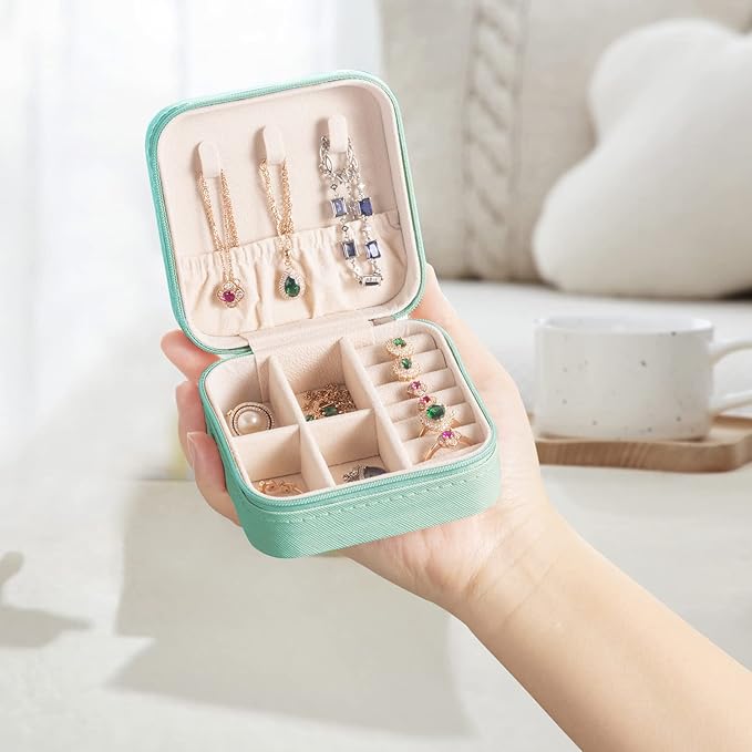 3pack/PU Leather Travel Jewelry Case, Mini Jewelry Box, Small Jewelry Organizer Portable Display Storage Case for Rings Earrings Necklace Bracelet Bangle, for Girls Women (3 Color)