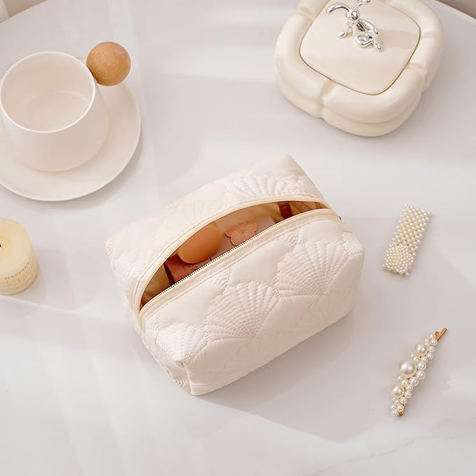 uekeboag 2Pcs White Shells Quilted Cotton Makeup Pouch Set,Coquette Quilted Toiletry Bag for Women and Girls, Floral Coquette Organizer Bag, Aesthetic Travel Cosmetic Bags(2Pcs White Shells)