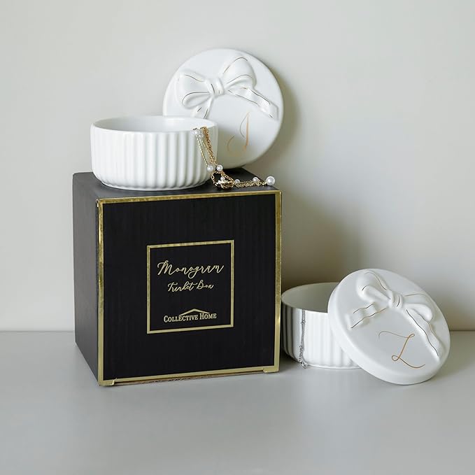 COLLECTIVE HOME Monogram Initial Jewelry Box with Bow - Elegant Ring Holder & Earring Dish | Christmas Gift Idea for Women, Unique Birthday Present for Herr (A)